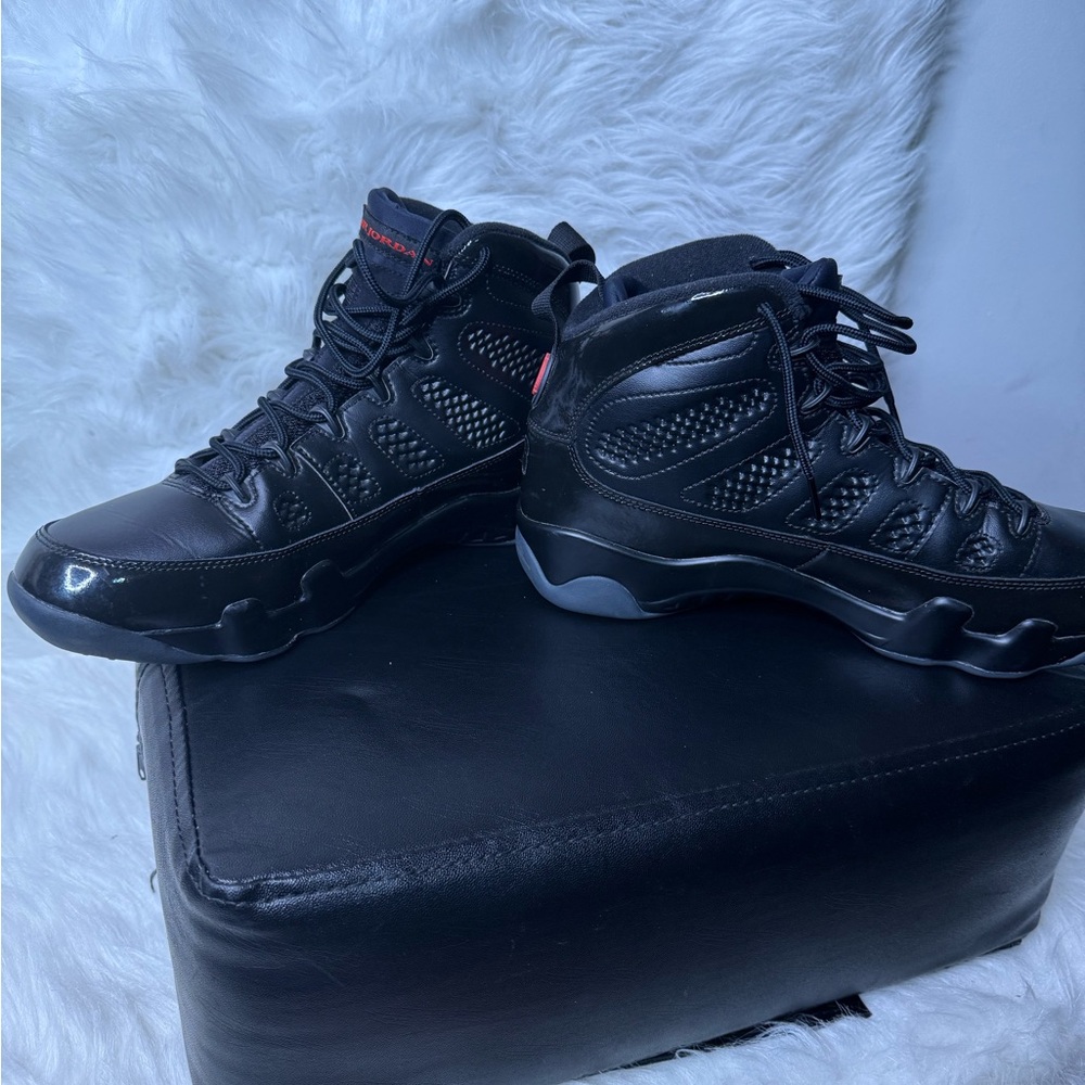 Nike Air Jordan 9 Retro "Bred Patent" sneakers in black - Picture 8 of 9
